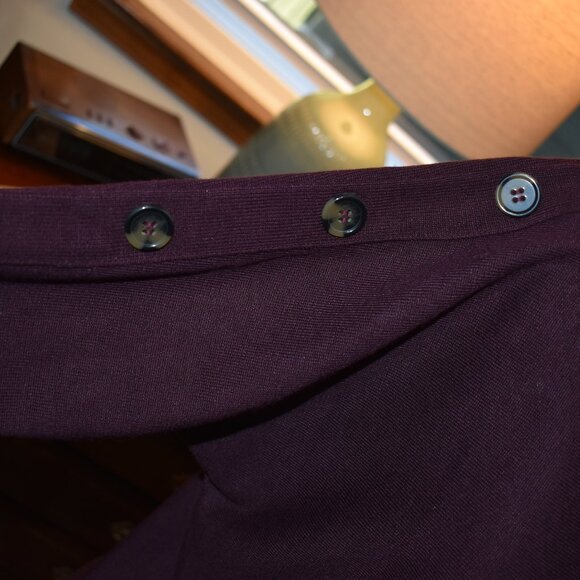 sweater - Picture 2 of 6